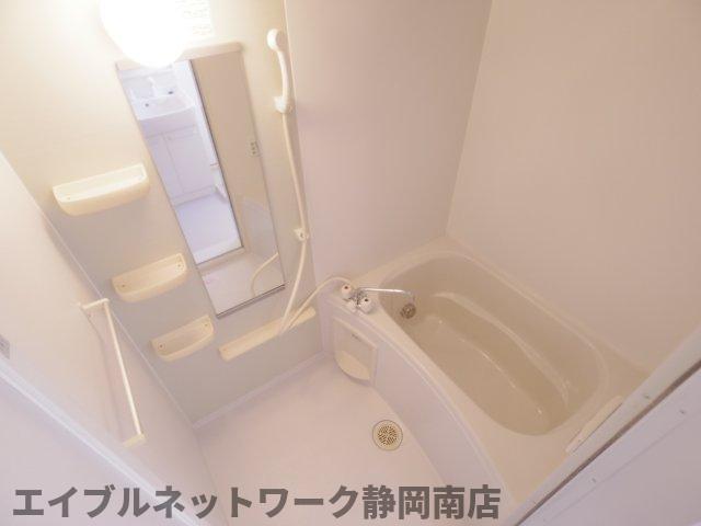 バス・シャワールーム　日々の疲れを癒すお風呂付です