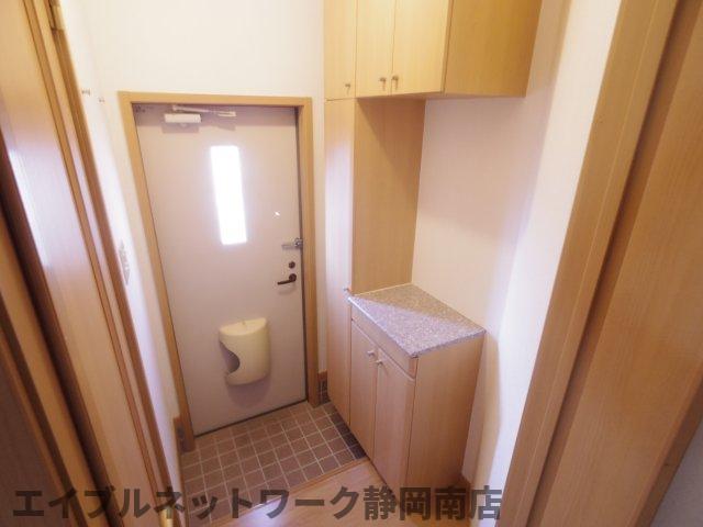 玄関　落ち着いた玄関です