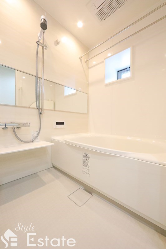 バス・シャワールーム　バスルーム