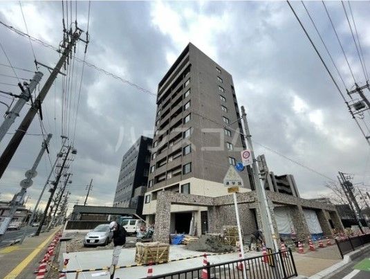 岐阜市加納栄町通のマンションの建物外観