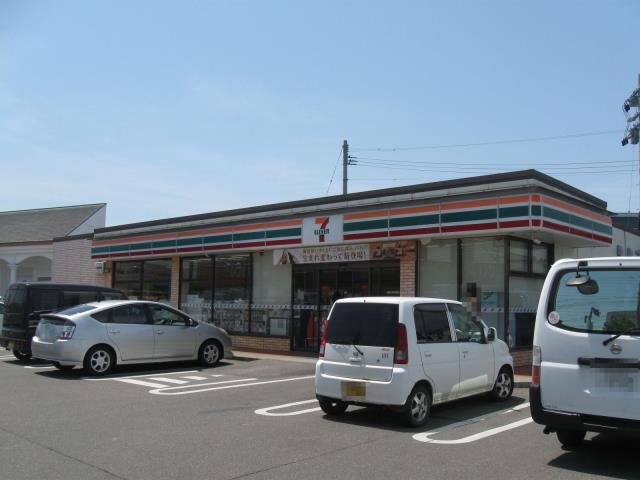 コンビニ　セブンイレブン（コンビニ）まで608m