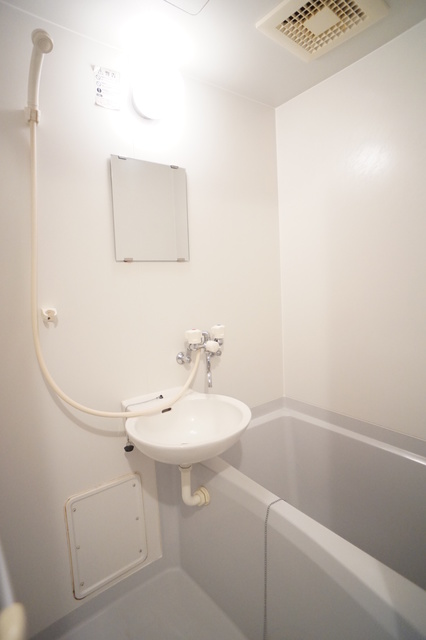 バス・シャワールーム　バストイレ別なので、ゆったり癒しのバスタイムを満喫できます！