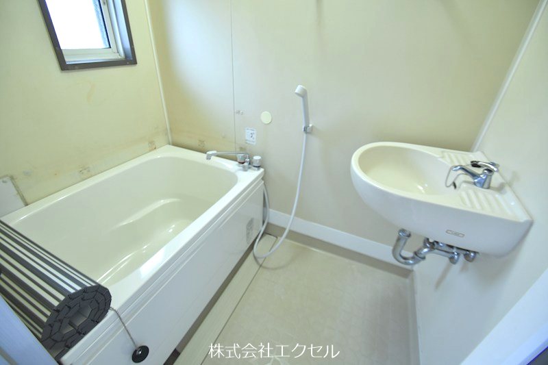 バス・シャワールーム　追い焚き付き♪