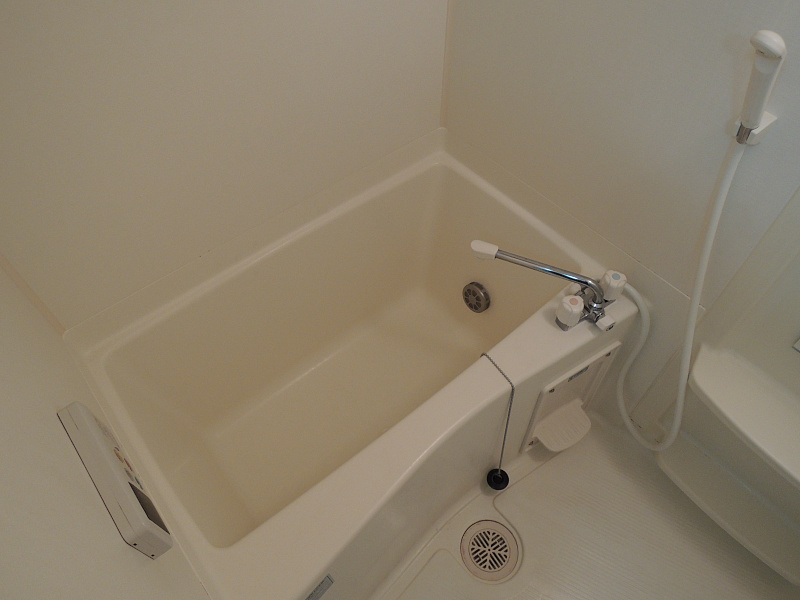 バス・シャワールーム　都市ガスで追い焚き機能付き