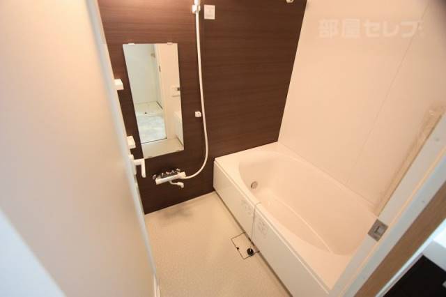 バス・シャワールーム　大きなバスルームで体の疲れをリフレッシュ