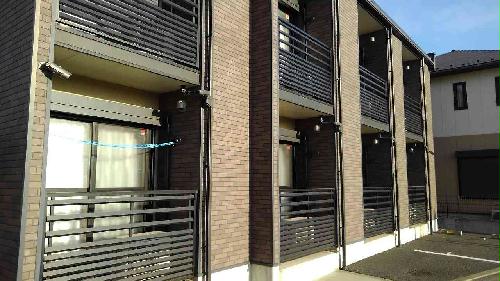 バルコニー　上下階バルコニーあり