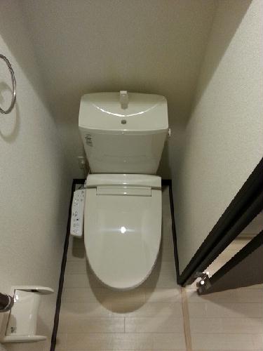 トイレ　温水洗浄便座付き