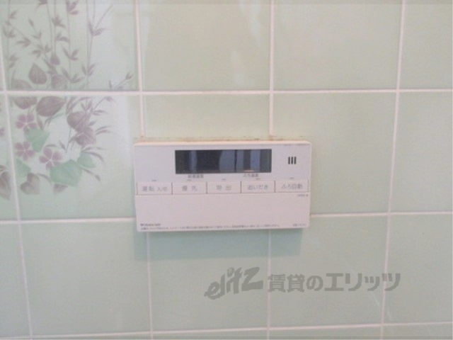 その他設備　給湯器リモコン