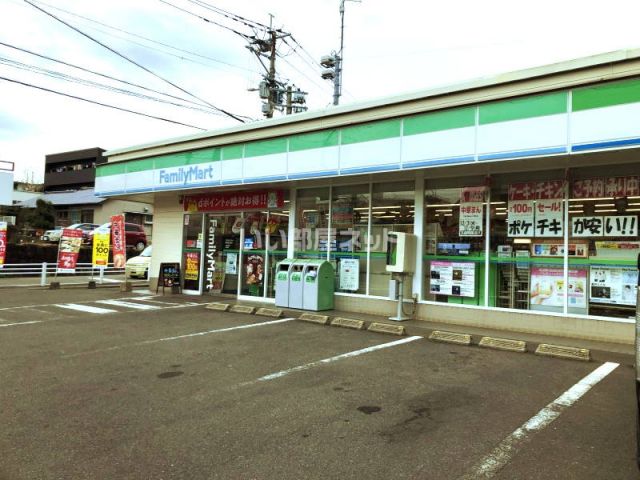 コンビニ　ファミリーマート 諫早金谷町店（コンビニ）まで590m