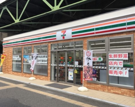 コンビニ　セブンイレブン 京急ST大森海岸店（コンビニ）まで513m