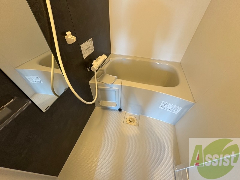 バス・シャワールーム　お風呂になります。一日の疲れを癒してくださいね。