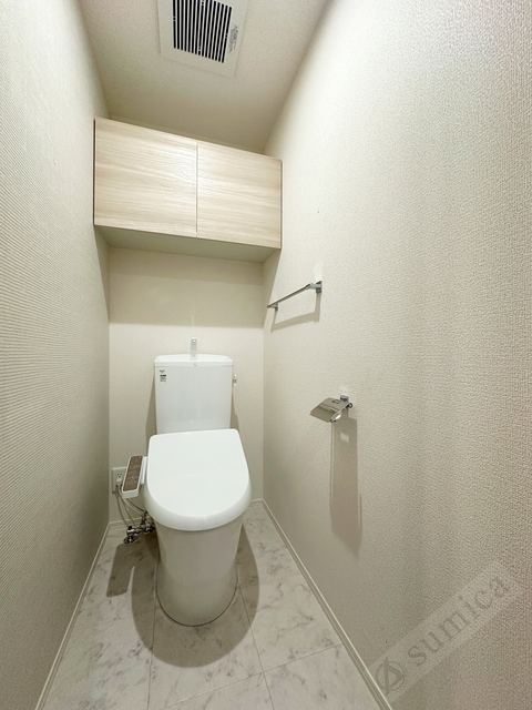 トイレ　温水洗浄便座付き♪♪