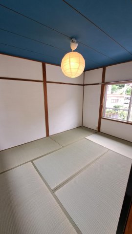 その他　2階和室。戸建てなので、上下階の音を気にする必要なし！