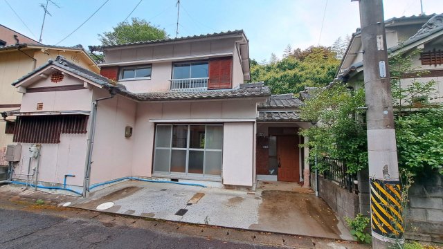 建物外観　駐車２台可（軽自動車２台想定）