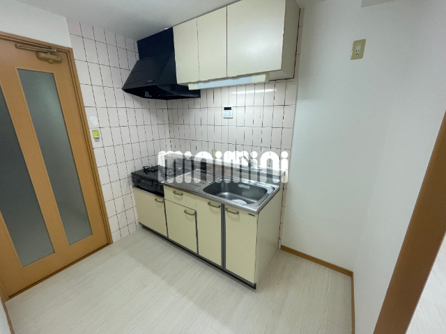 キッチン　段落ちなのでお好きなコンロ置けます。