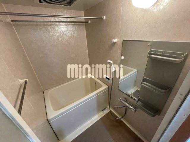 バス・シャワールーム　収納付