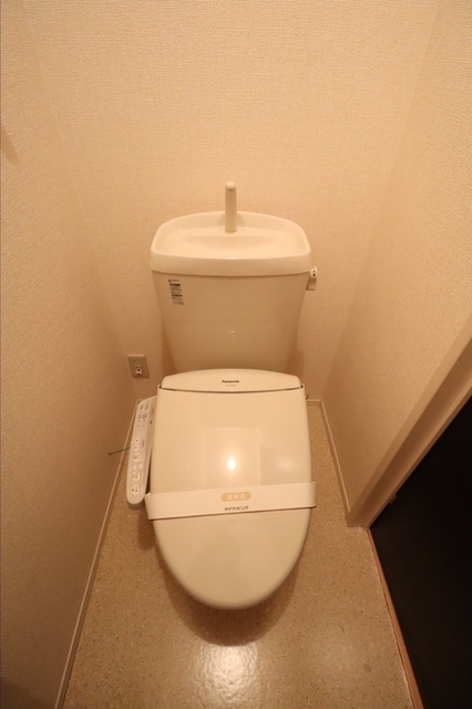 トイレ　温水洗浄暖房便座