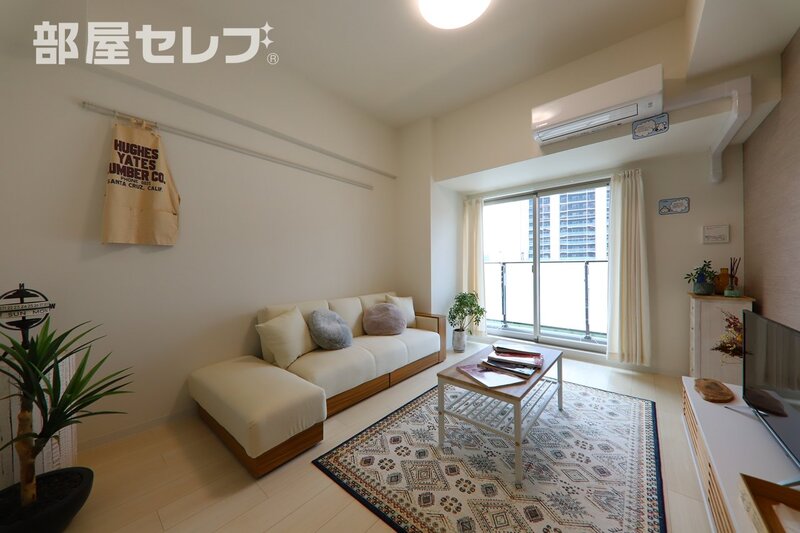 居室・リビング　６０６号室写真