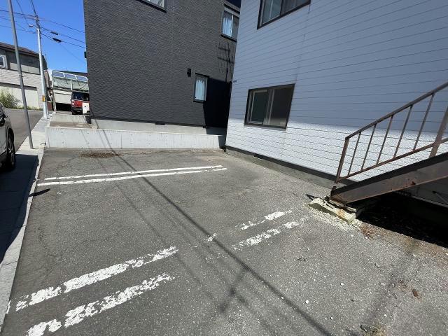 駐車場　駐車場