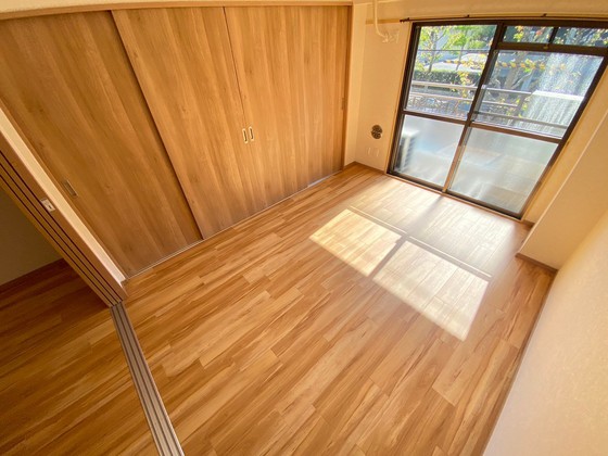 居室・リビング　※別号室の写真となります。