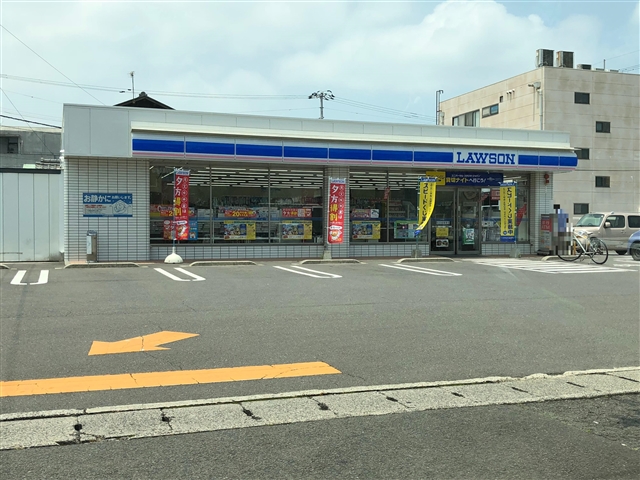 コンビニ　ローソン高松木太町六区店（コンビニ）まで302m