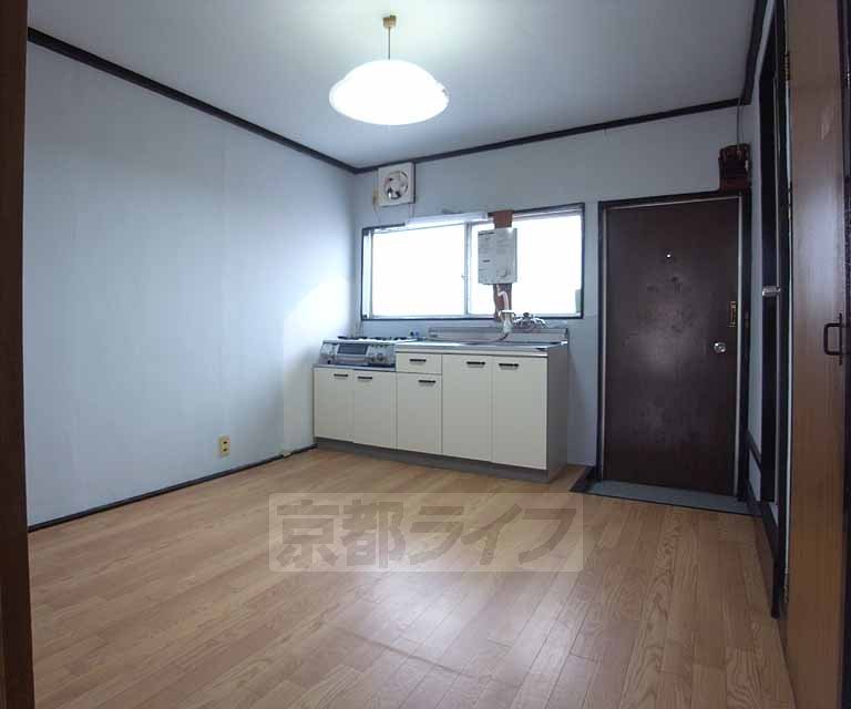 居室・リビング　５．５帖のＤＫです。