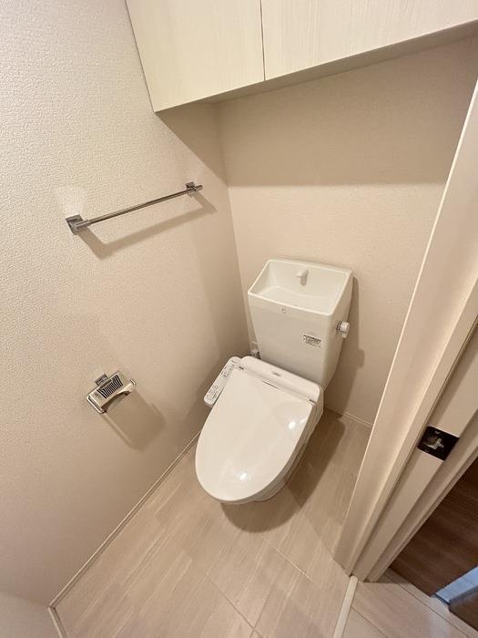 トイレ　温水洗浄暖房便座付き