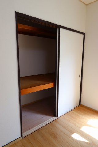 収納　収納力のある押入です