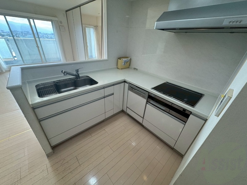 キッチン　キッチンはスペースも広々していて使いやすそうですよ！