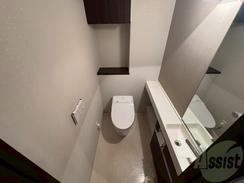 トイレ　こちらはトイレです。清潔感があり、安心して使用できます。