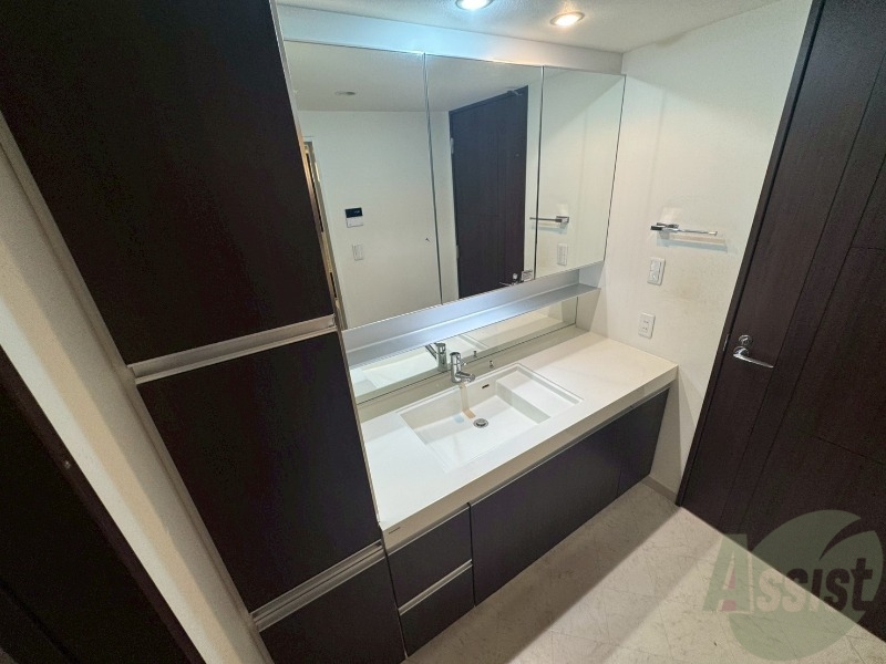 洗面設備　こちらに洗面台があります。朝の洗顔はこちらで。