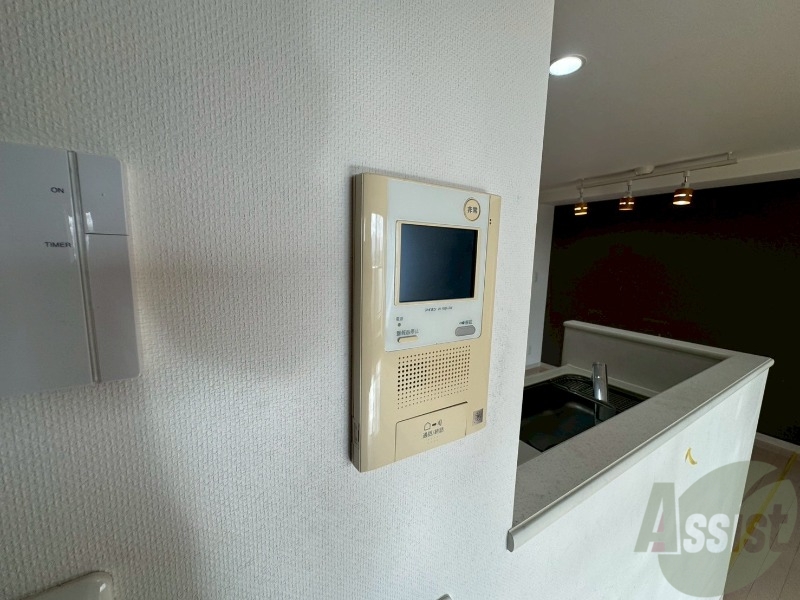 その他設備　ＴＶモニター付インターホンです。来客者の顔が見えるので安心！