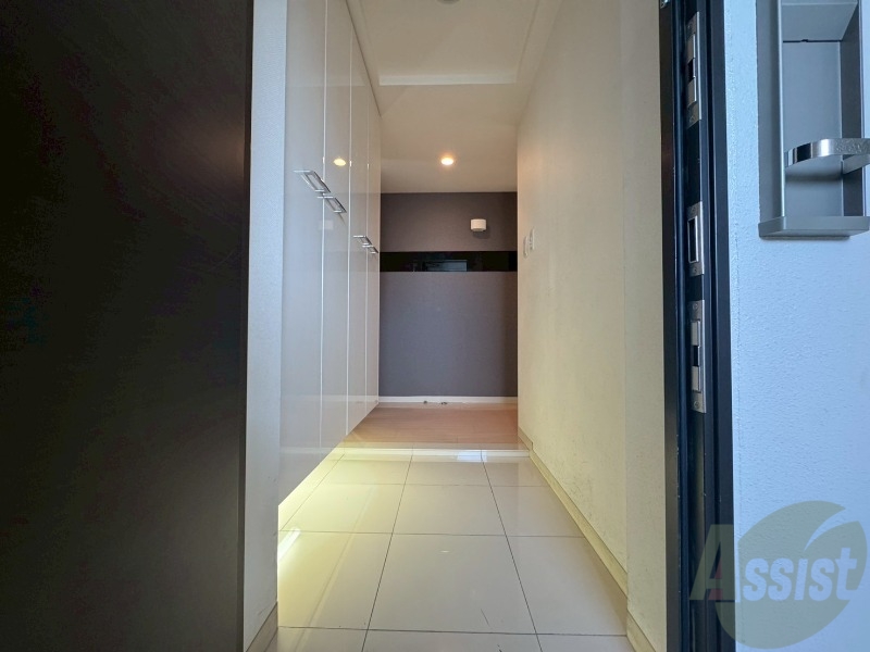 玄関　玄関の様子です。明るい印象ですね。気分もあがりそう。