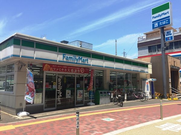 コンビニ　ファミリーマート東海通駅前店（コンビニ）まで223m