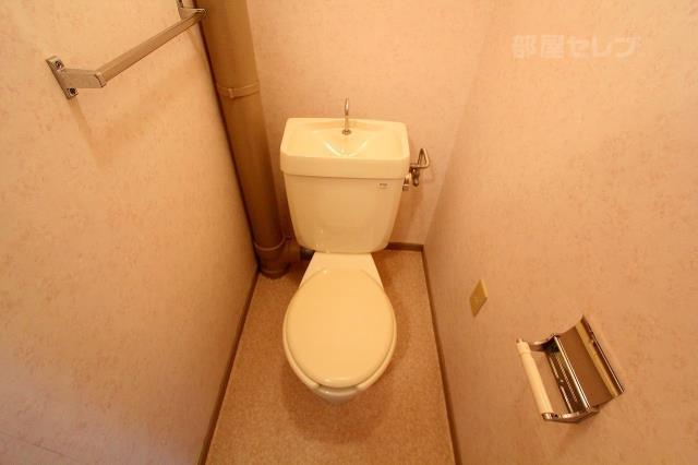 トイレ　清潔感のあるお手洗いです。
