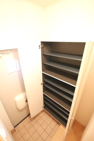 収納　シューズボックス