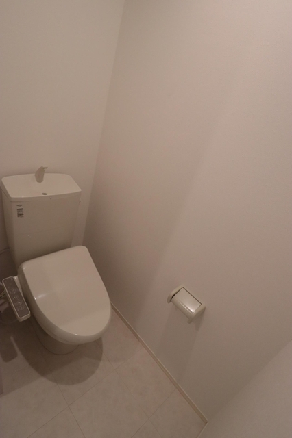 トイレ　温水洗浄暖房便座