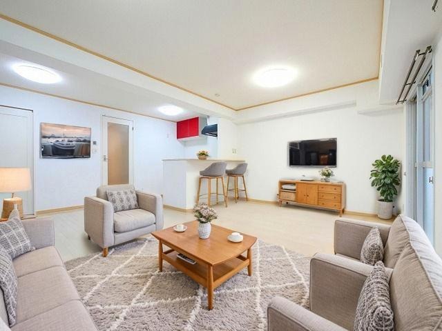 居室・リビング　CGで家具等を配置したもので家具等は含まれません