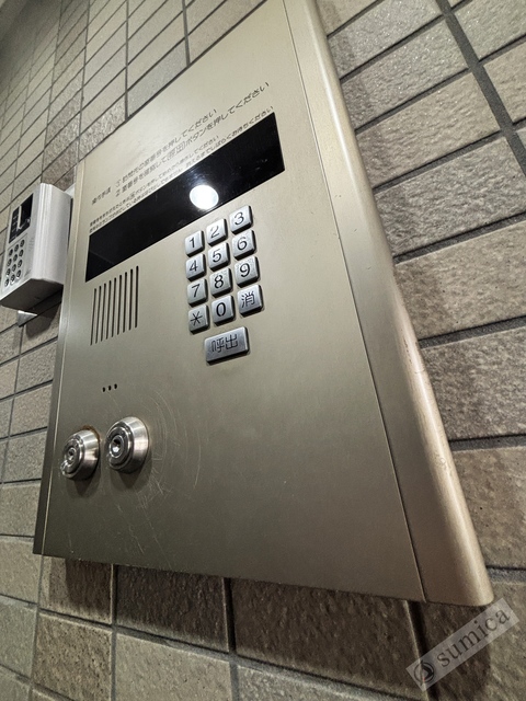 エントランス　オートロックで部外者はシャットアウト♪♪