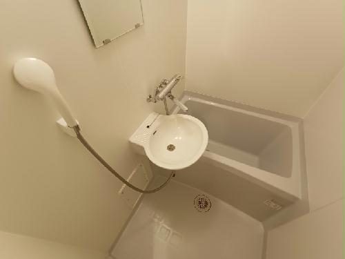 バス・シャワールーム　同タイプの物件写真となります。