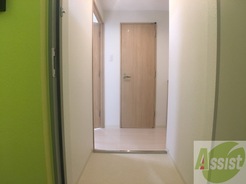 玄関　玄関です。白を基調としていて清潔感があります！