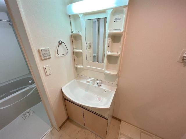 洗面設備　洗髪洗面化粧台