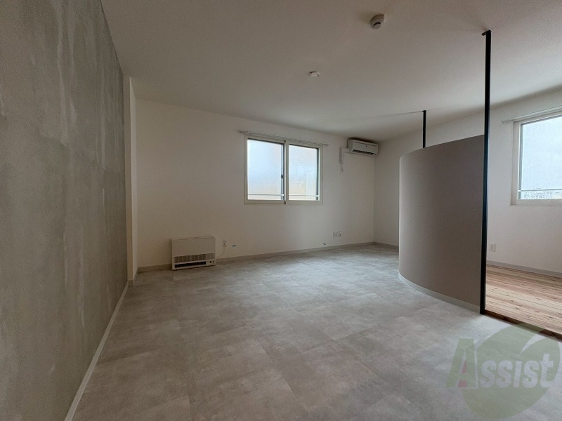 居室・リビング　広々としたリビングですね。使い勝手がよさそうですね！