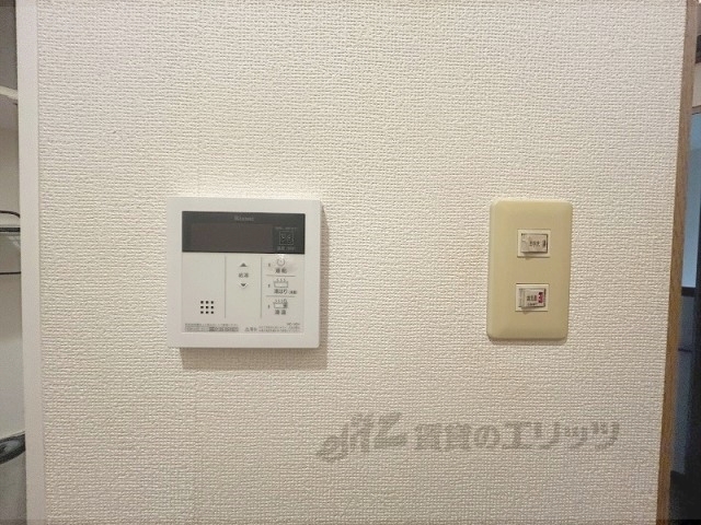 その他設備　給湯器リモコン