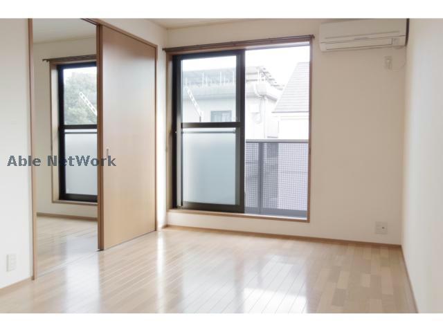 居室・リビング　※同物件別部屋の写真です。