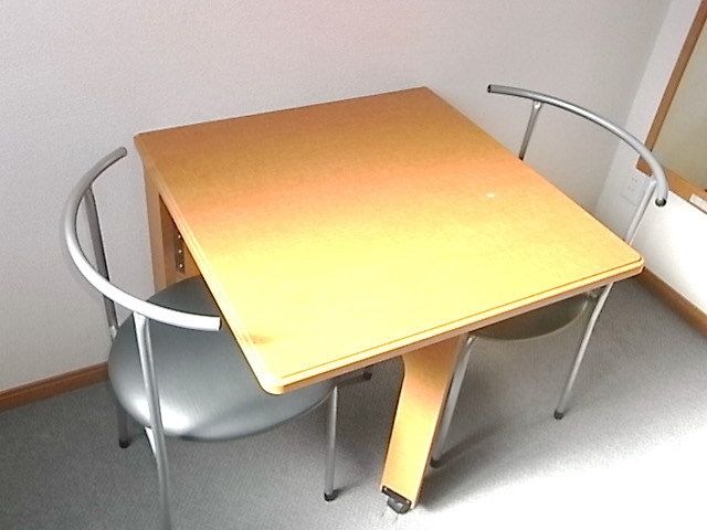 その他設備　机