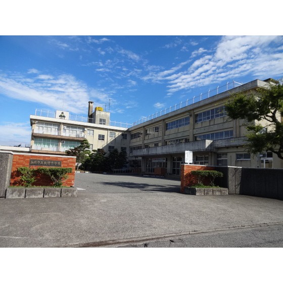 中学校　高岡市立牧野中学校（中学校）まで2402m