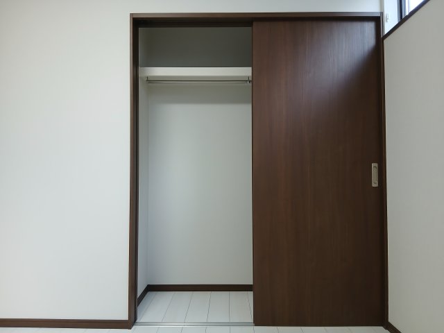 収納　洋室収納