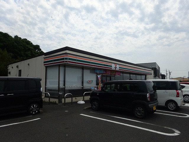 コンビニ　セブン－イレブン松江玉湯町布志名店（コンビニ）まで830m