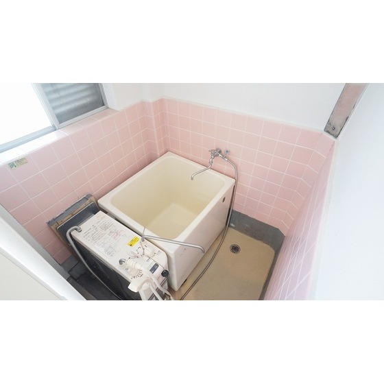 バス・シャワールーム　追い焚き完備